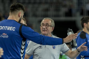 Zagreb, Hırvatistan - 29 Eylül 2018: Ehf man 's Championship League. PD Zagreb, Paris Saint-Germain 'e karşı. Cervar Lino (koç) 
