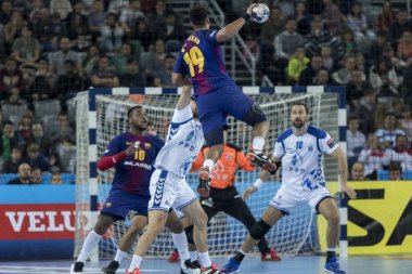 Zagreb, Hırvatistan - 23 Kasım 2017: Ehf Velux Şampiyonlar Ligi PD Zagreb - Fc Barcelona Lassa. Timothey N Guessan (19) golü atıyor