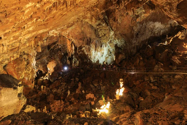 Starigrad Paklenica Kroatië Augustus 2017 Manita Pec Hidden Cave Bovenop — Stockfoto