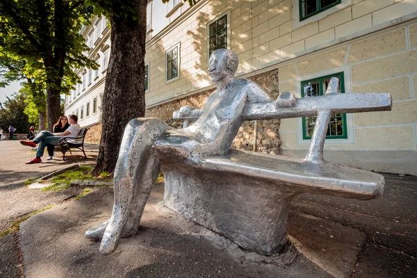 Zagreb Croácia Maio 2016 Passeio Strossmayer Com Estátua Metal Antun — Fotografia de Stock