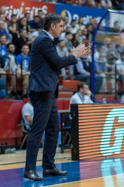 Zagreb, Hırvatistan - 17 Mayıs 2017: Hırvatistan şampiyonası finalleri Cibona Zagreb - Cedevita. Damir Mulaomeroviç (Koç