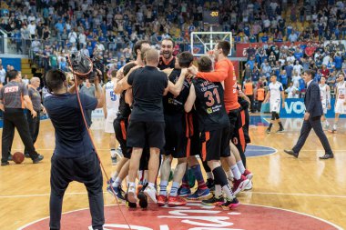 Zagreb, Hırvatistan - 01 Haziran 2017: Hırvatistan Basketbol Şampiyonası finalleri Cibona Zagreb - Cedevita. Cedevita oyuncuları zaferi kutluyorlar.