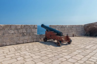 Dubrovnik, Hırvatistan eski kentinde savunma kalesi Lovrijenac Topu