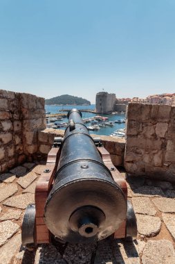 Eski Cannon Dubrovnik Eski Limanı savunma sistemi olarak kullanılan