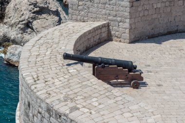 Eski Cannon Dubrovnik Eski Limanı savunma sistemi olarak kullanılan