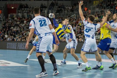 Zagreb, Hırvatistan - 09 Mart 2017: Ehf Şampiyonlar Ligi PD Zagreb 'e karşı Rk Celje Pivovarna Lasko. Zarabec Miha (23) golü atıyor