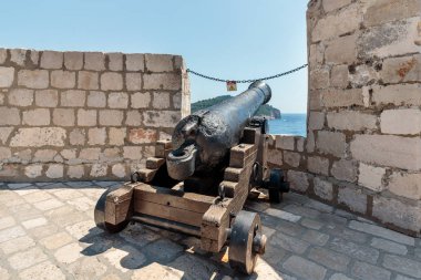 Eski Cannon Dubrovnik duvarlarında savunma sistemi olarak kullanılan