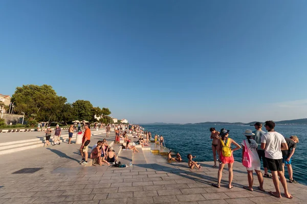 Zadar Kroatië Juli 2016 Mensen Ontspannen Zwemmen Bij Zadar Famoust — Stockfoto