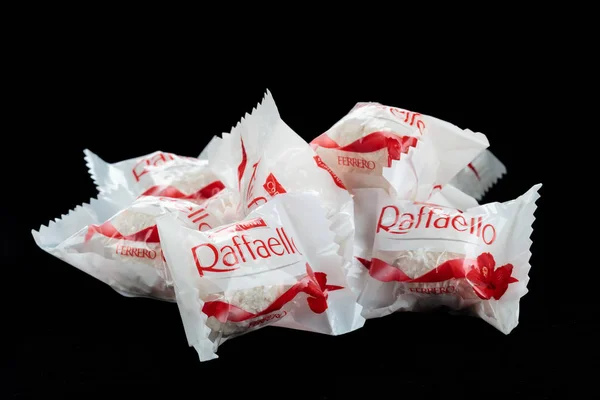 Zagreb Croacia Febrero 2016 Ferrero Raffaello Embalaje Separado Raffaello Una —  Fotos de Stock