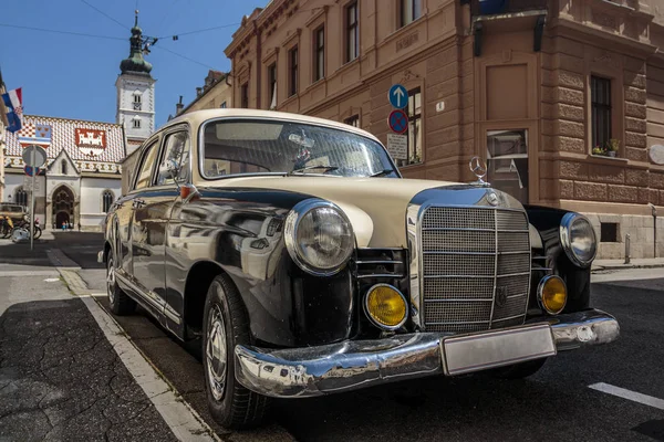 Zagreb Croatia July 2015 Old Two Tone Mercedes 60S Parked — 스톡 사진