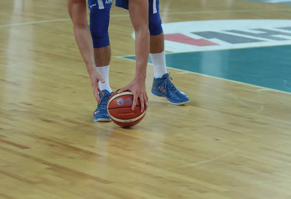 克罗地亚萨格勒布 2015年8月27日 以色列和爱沙尼亚在2015年欧洲篮球赛前的比赛 接球的选手 — 图库照片