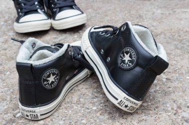 Zagreb, Hırvatistan - 12 Aralık 2015: Ünlü Chuck Taylor All Star Converse.