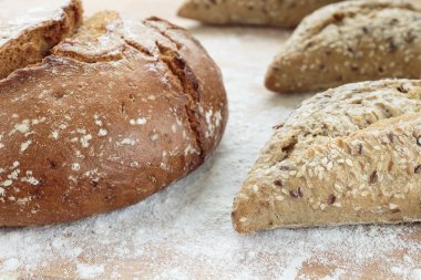 Çavdar ekmeği ve küçük Toskana baget