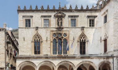 Divona olarak da adlandırılan Sponza Sarayı, Hırvatistan'ın Dubrovnik kentinde 16. Adı Latince 