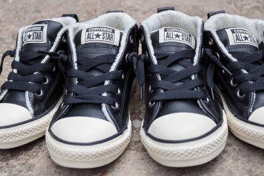 Zagreb, Hırvatistan - 12 Aralık 2015: Ünlü Chuck Taylor All Star Converse.
