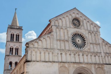 St. Anastasia Romanesk Katedrali, Zada