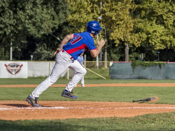 クロアチアのザグレブ 2015年9月6日 野球試合クラブザグレブと野球クラブナダ 野球団 — ストック写真