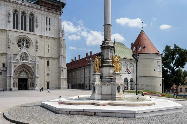 Zagreb Kroatië Juni 2015 Engelen Beelden Voor Kathedraal Zagreb Met — Stockfoto