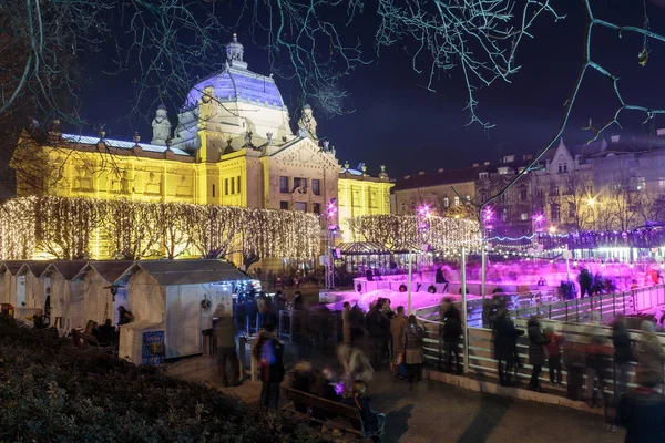 Zagreb Kroatien Dezember 2015 Advent Zagreb Eispark Kunstpavillon Und Weihnachtsstände — Stockfoto