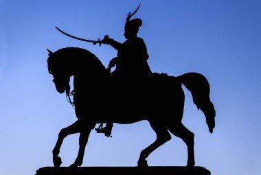 Ban Josip Jelaciç ve at silueti, Zagreb, Hırvatistan 'ın ana meydanında sabah gökyüzünde