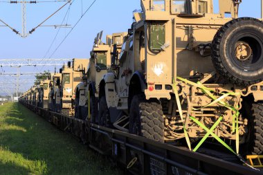 Zagreb, Hırvatistan-08 Ağustos 2014: Amerikan askeri araçları MRAP Afganistan 'daki ISAF misyonunu döndürürken, Araçlar Hırvat Ordusu 'na bağışlandı