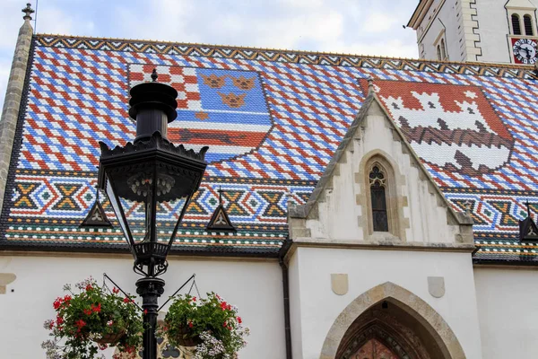 Kroatische Wapenschild Gekleurde Dakpannen Van Kerk Van San Marco Zagreb — Stockfoto