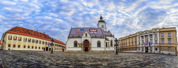 Панорама Площади Святого Марка Церкви Святого Марка Хорватского Парламента — стоковое фото