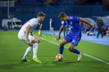 Zagreb, Hırvatistan-13 Temmuz 2019: Hırvat Ligi Supercup, GNK Dinamo vs. HNK Rijeka. Eylem Amer Gojak (14) ve Momcilo Raspopoviç (29)