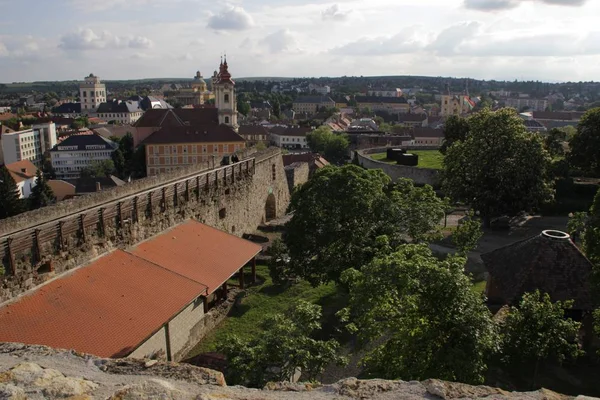 ハンガリーのエガー城の城壁の内側 — ストック写真