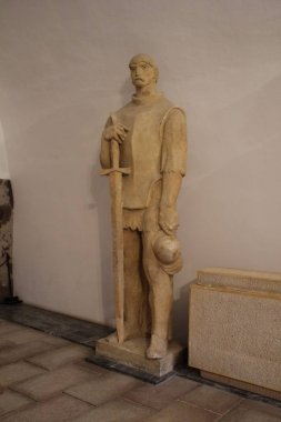 Macaristan'daki Eger Şatosu'ndaki piskoposun mezarının altı koruyucusundan biri.