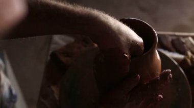 Çanak çömlek yapımı. Sanat eseri