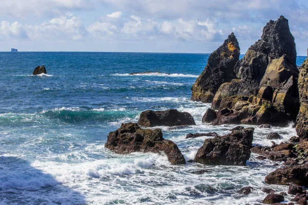 Milli Parkı İzlanda. Muhteşem manzara manzara İzlanda, jeotermal alan. Dramatik ve güzel sahne Lake Myvatn, Krafla /Iceland - 02.05.2018