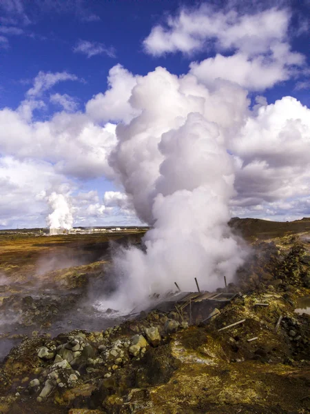 Milli Parkı İzlanda. Muhteşem manzara manzara İzlanda, jeotermal alan. Dramatik ve güzel sahne                  