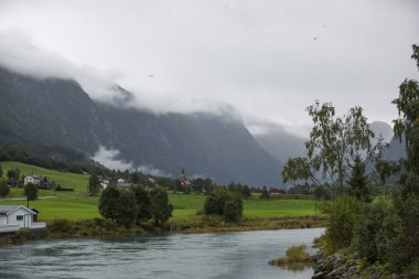 Jotunheimen Bergen fiyortları ve orman. Bergen, Norveç - 11.09.2018