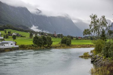 Jotunheimen Bergen fiyortları ve orman. Bergen, Norveç - 11.09.2018