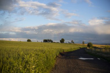 Gökteki gökkuşağı ve insanlar