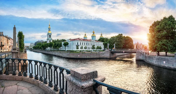 Katedrála Svatého Mikuláše Zvonicí Kryukov Kanálu Petrohradu Slunné Ranní — Stock fotografie