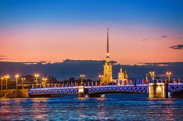 Peter Paul Fortress Palace Bridge Petersburg Gece Lambası Pembe Gökyüzü — Stok fotoğraf