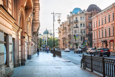 Görünümünde başkalaşım Cathedral St. Petersburg Pestel Caddesi üzerinde erken sonbahar sabahı