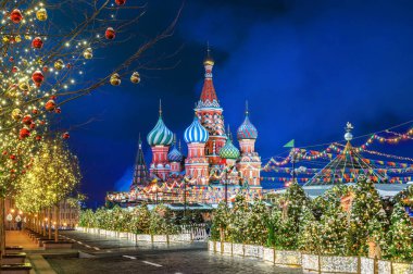 Kızıl Meydan Moskova'da kış gecesi