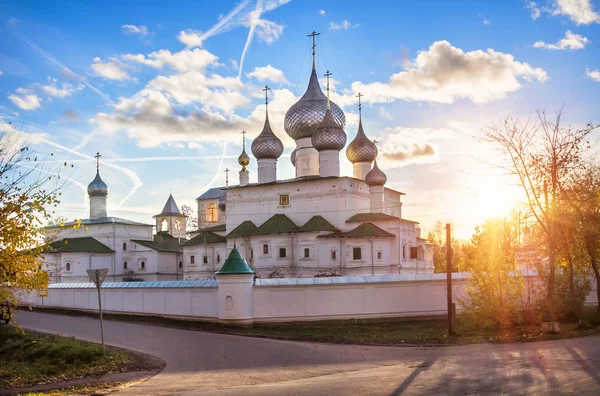 Mosteiro da ressurreição em Uglich — Fotografia de Stock