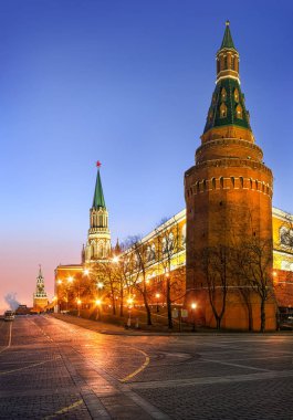 Moskova Kremlin kuleleri
