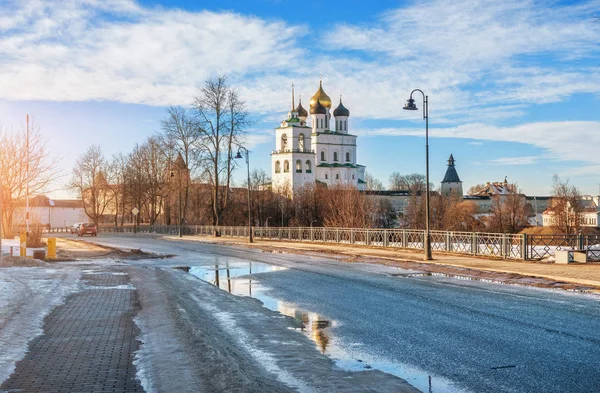 Вид на Кремлівський Троїцький собор — стокове фото