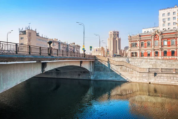 Small Krasnokholmsky Bridge — Stock Photo, Image