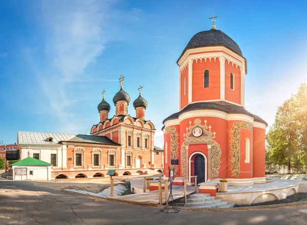 Внутри Высокопетровского монастыря в Москве — стоковое фото
