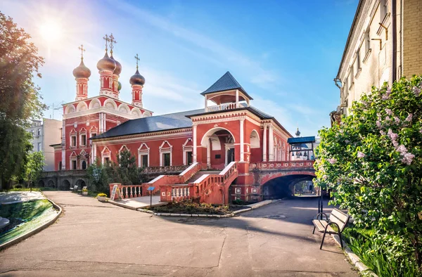 비소코페트로프스키 수도원 세르지예프스카야 교회 — 스톡 사진