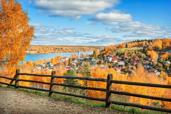 Utsikt över husen i Plyos — Stockfoto