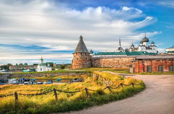 Solovetsky Monastery Solovetsky Islands Dry Dock Boats Fencing Chains Rays — Stock Photo, Image