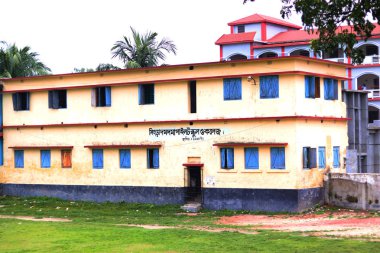 Singra Damdama Pilot Okulu Ve Kolej binaları arka taraftan