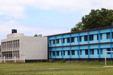 Singra Damdama Pilot Okulu Ve Kolej binaları arka taraftan